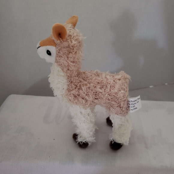 What an adorable Llama in a Box - Picture 5 of 11